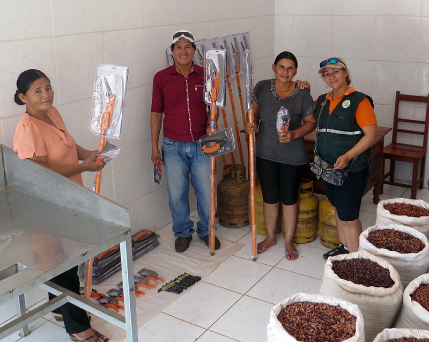 La Asociación de productores agroforestales de la Amazonía logra apoyo para iniciativas de transformación de granos de cacao y asaí