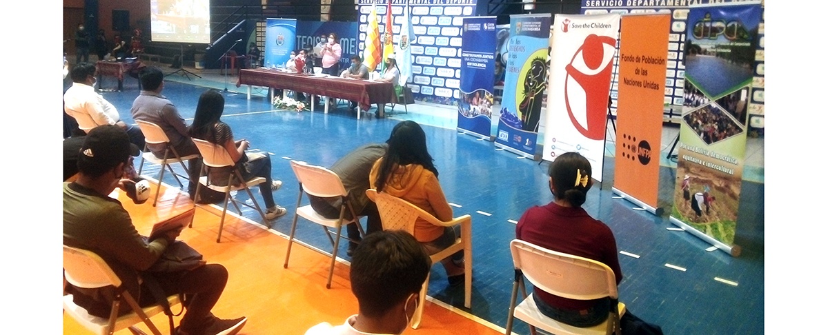 Gobernación de Cochabamba promulga reglamento Nº 4547 de la Ley departamental de la Juventud 