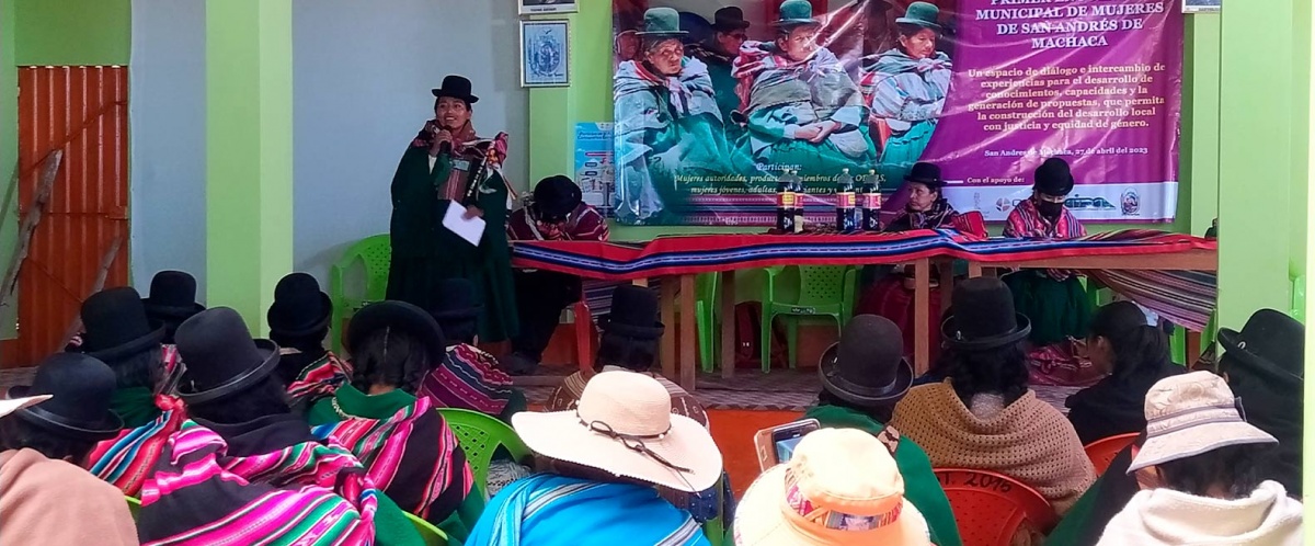 Las mujeres de San Andrés de Machaca exigen el cumplimiento de sus derechos 