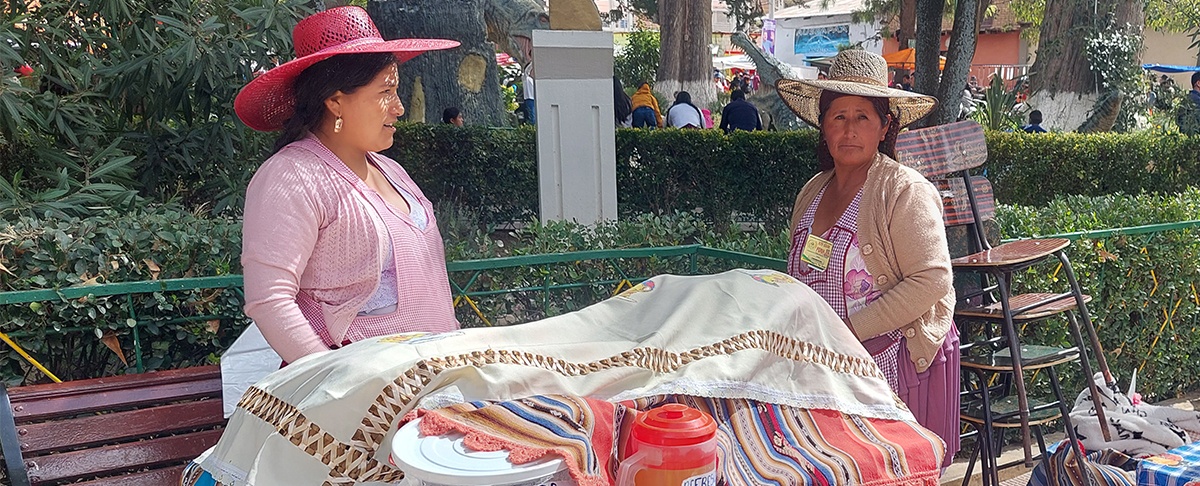 Feria agroecológica dinamiza la economía local de Anzaldo