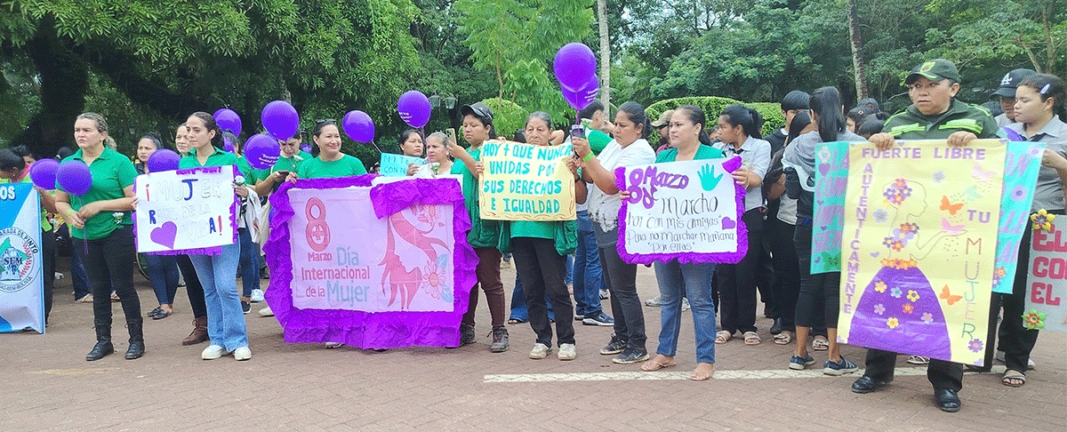 Mujeres de San Ignacio de Moxos marchan en defensa de sus derechos