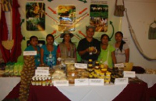 Feria productiva acercó a productores, productoras y consumidores