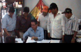 Zafreros de Santa Cruz firman contrato colectivo con empresarios cañeros