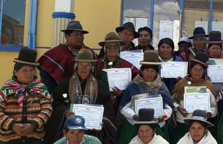 Mujeres y hombres del municipio de Colquencha se formaron y capacitaron en liderazgo social comunitario 