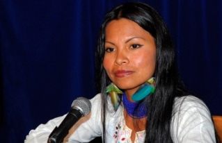 Según indígena ecuatoriana, el "vivir bien" sirvió para expropiar territorios en la Amazonía