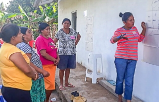 Mujeres guarayas analizan sobre acceso y aprovechamiento de RRNN rumbo a la gobernanza ambiental