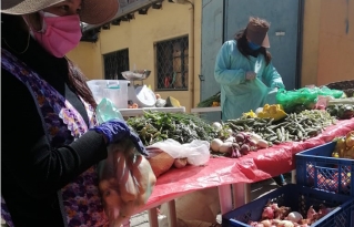 Pequeños productores en coordinación con instancias gubernamentales crean el mercado de la agricultura familiar en la ciudad de La Paz