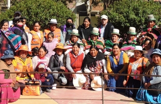 Lideres mujeres de Cochabamba y Oruro intercambian experiencias y propuestas en el Día Internacional de la Mujer Indígena.