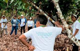 Lideresas y líderes de la Amazonía fortalecen sus capacidades en agroforestería en el centro de especialización Sara Ana de ECOTOP y FiBL en Alto Beni