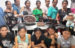 CIPCA impulsa la transformación del cacao y fortalece las capacidades empresariales de jóvenes rurales en Riberalta