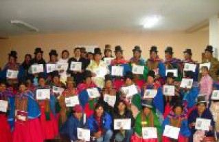Mujeres líderes y concejalas en taller de desarrollo local y género 